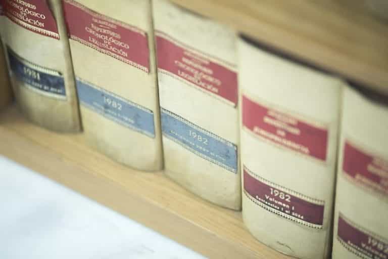 ¿Cúanto cobra un procurador de los Tribunales? Guía práctica (2026)